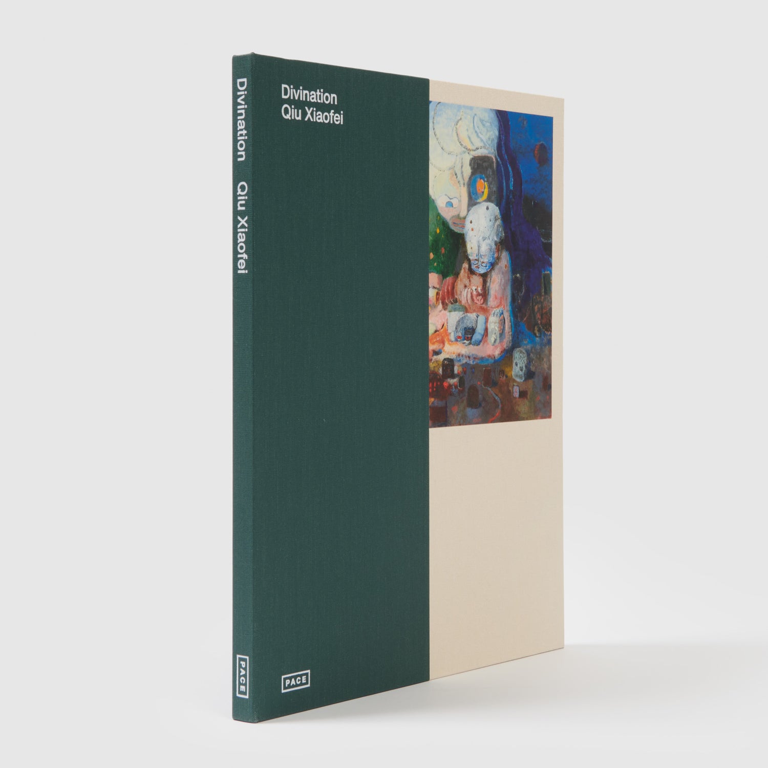 Divination Qiu Xiaofei. The cover has a green fabric panel and an image of the artists work.
